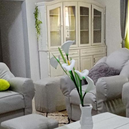 Appart Meuble Le Dakota Yaoundé エクステリア 写真