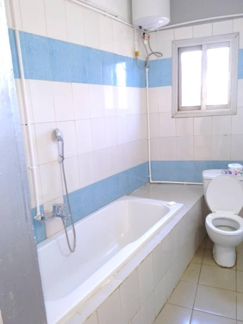 Appart Meuble Le Dakota Yaoundé エクステリア 写真