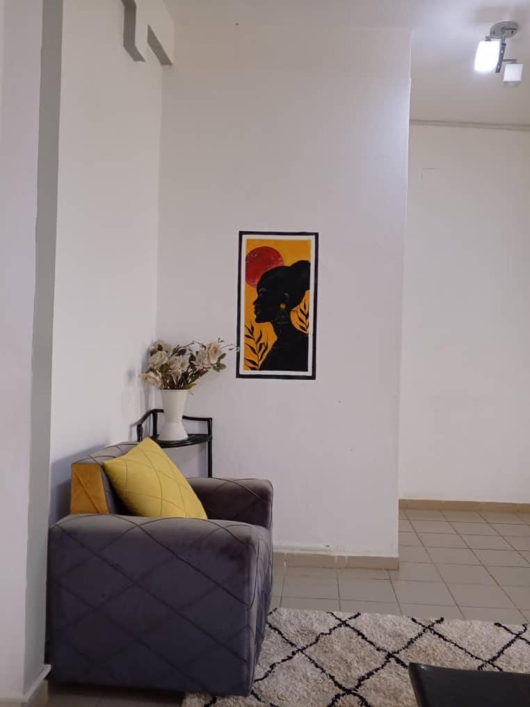 Appart Meuble Le Dakota Yaoundé エクステリア 写真