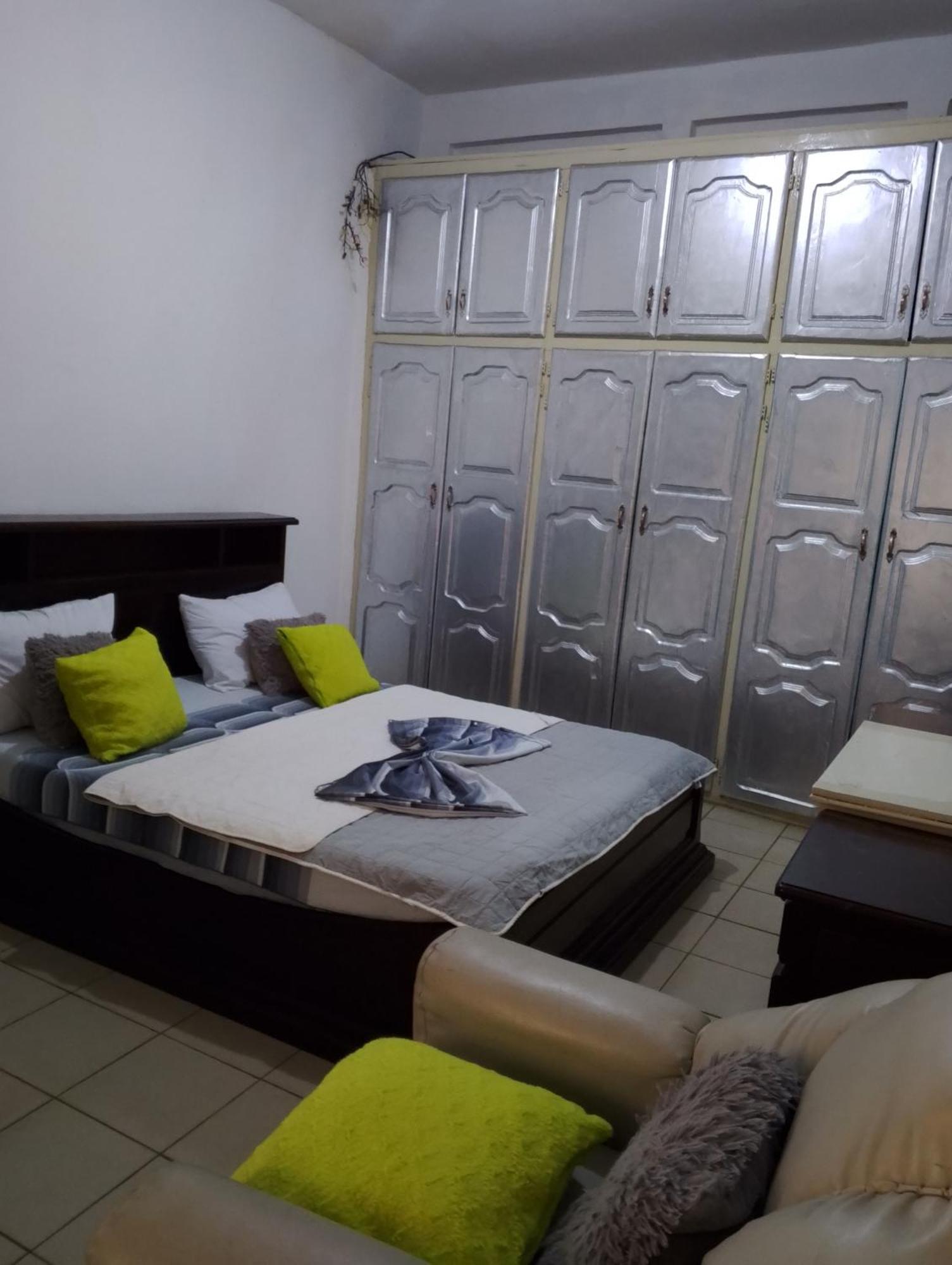 Appart Meuble Le Dakota Yaoundé エクステリア 写真
