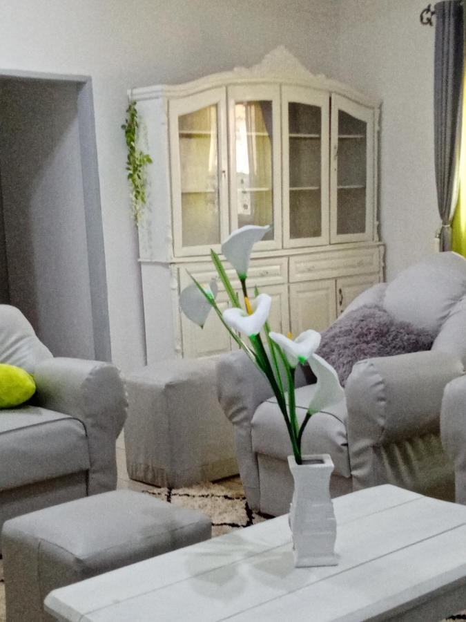 Appart Meuble Le Dakota Yaoundé エクステリア 写真